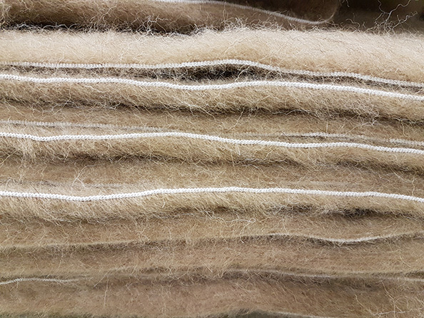 Высококачественная шерсть верблюдов Высококачественная шерсть верблюдов